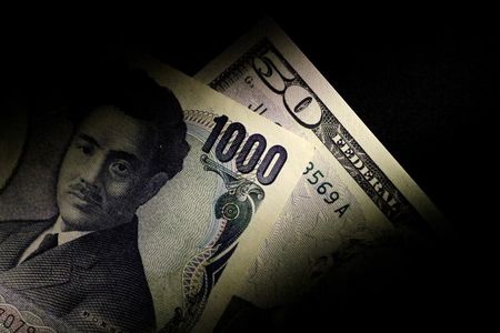 Dollar on back foot ahead of jobs report; yen on track for hefty weekly gains