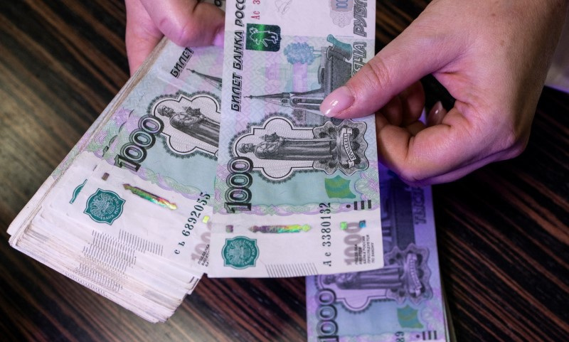 Russian rouble touches 10-month low vs dollar following Kursk attack