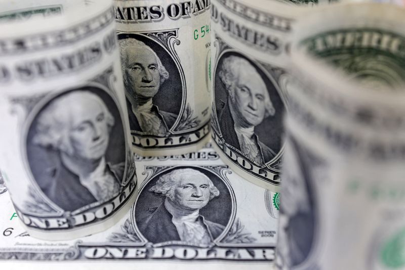 Dollar hits 7-month low, yen gains as traders wait on Jackson Hole